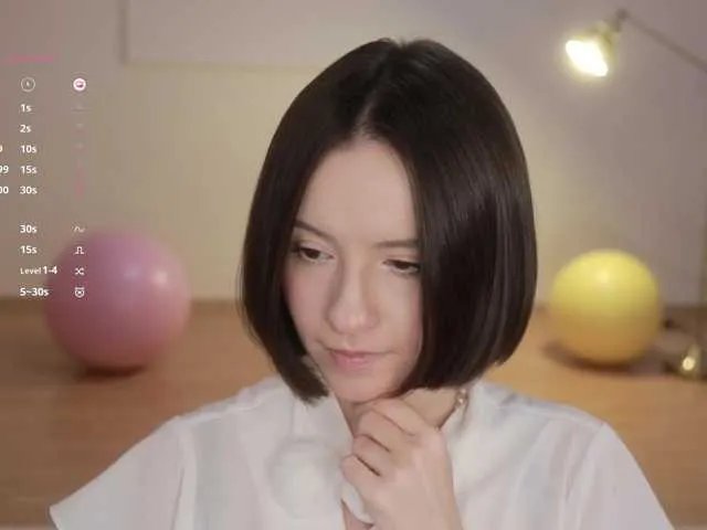 Offline -FemaleEssence- on BongaCams