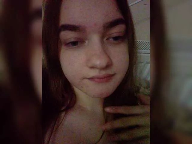 Offline Alenaa on BongaCams