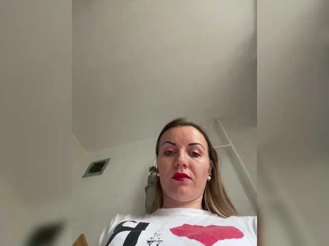 Offline Alenushka888 on BongaCams