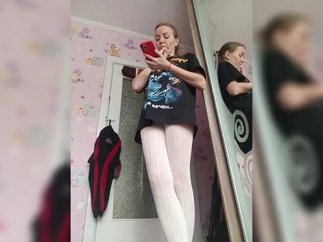 Offline Alenushka888 on BongaCams