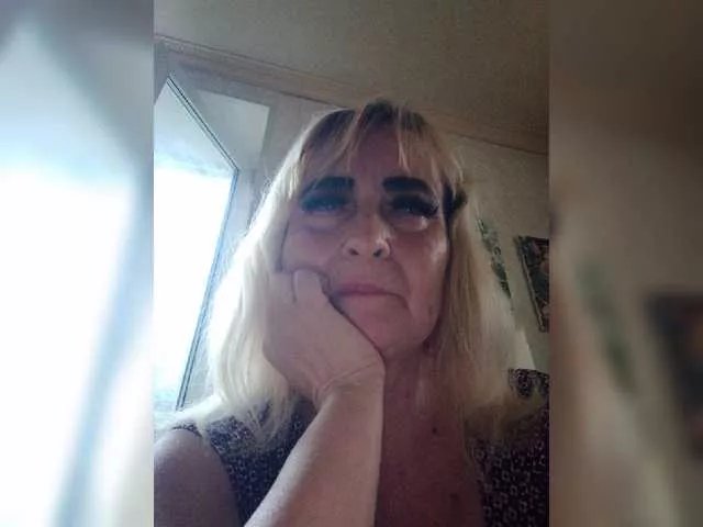 Offline Alina1965 on BongaCams