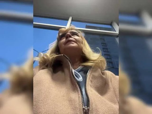 Offline Alina1965 on BongaCams