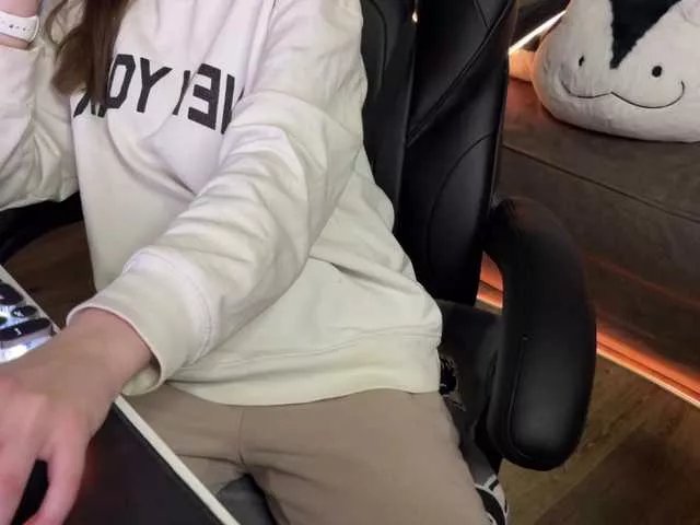 Offline Alisa-Cheshirovna on BongaCams