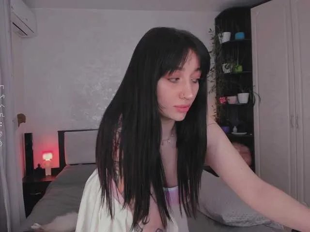 Freechat ariellaallure on BongaCams