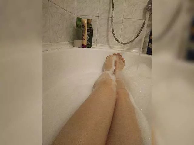 Offline Avr0ria on BongaCams