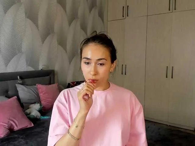 Offline Bambiiiii on BongaCams