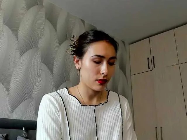 Offline Bambiiiii on BongaCams