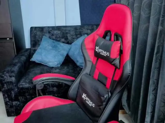 Offline Charlottee91 on BongaCams