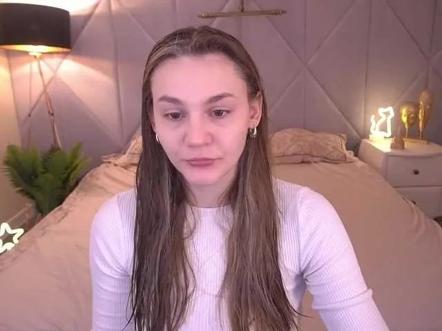 Offline DiamondGoldie on BongaCams