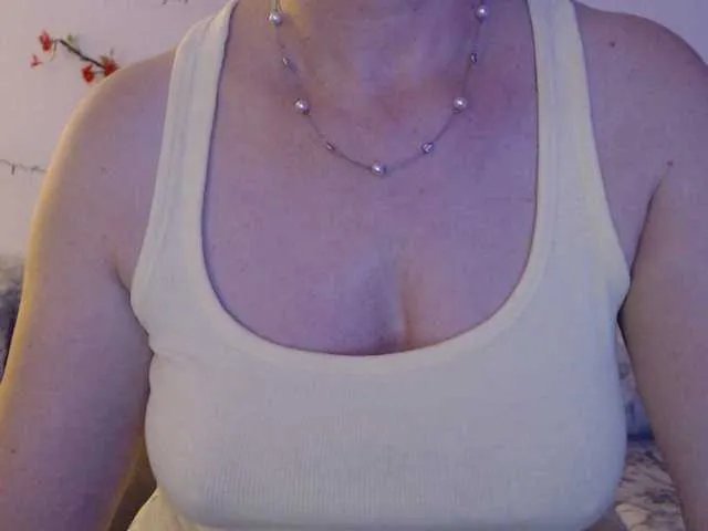 Freechat goodSnowQueen on BongaCams