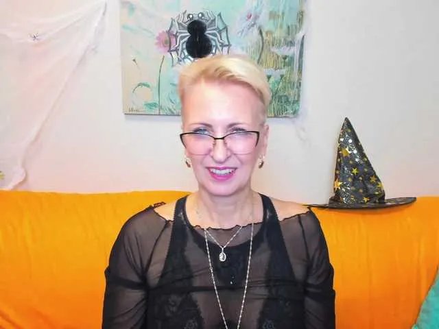 Offline iamyourdream89 on BongaCams