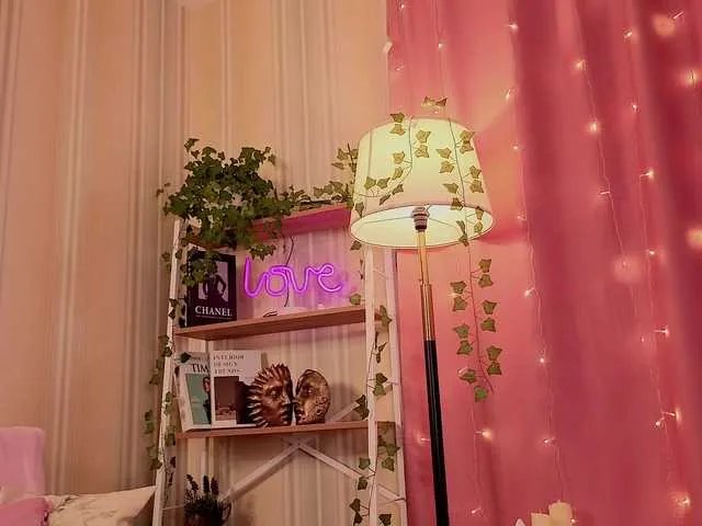 Offline IsabellaTorrance on BongaCams