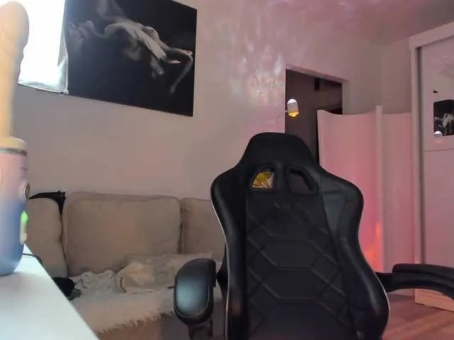 Offline Ivybelle on BongaCams