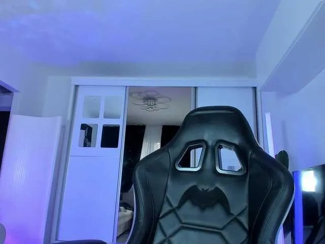 Offline Ivybelle on BongaCams