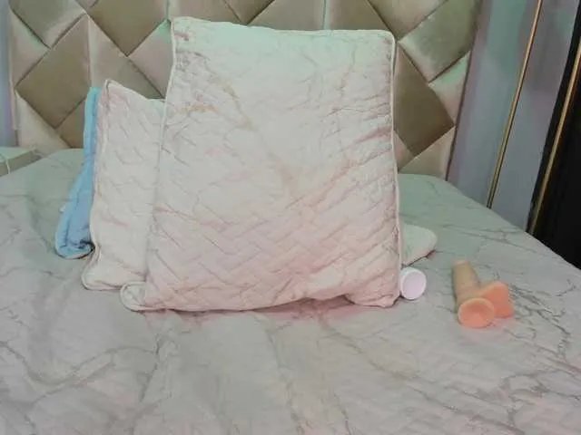 Offline JenniferCruzz on BongaCams