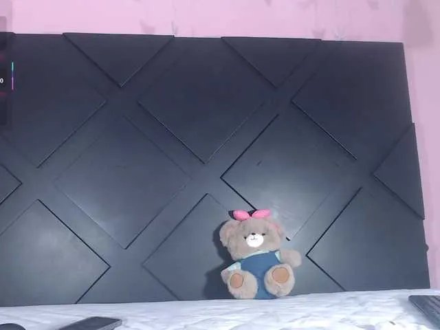 Offline KinkyCutie on BongaCams