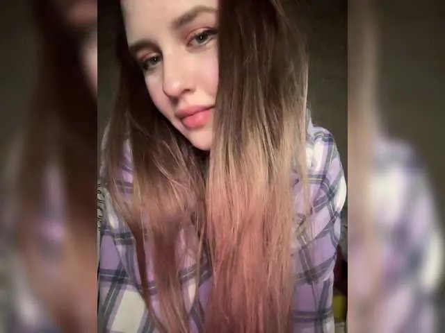 Offline L0lly-D0lly on BongaCams