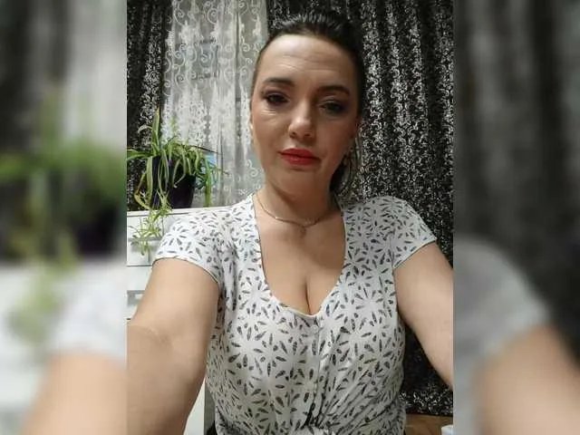 Offline Lalili on BongaCams