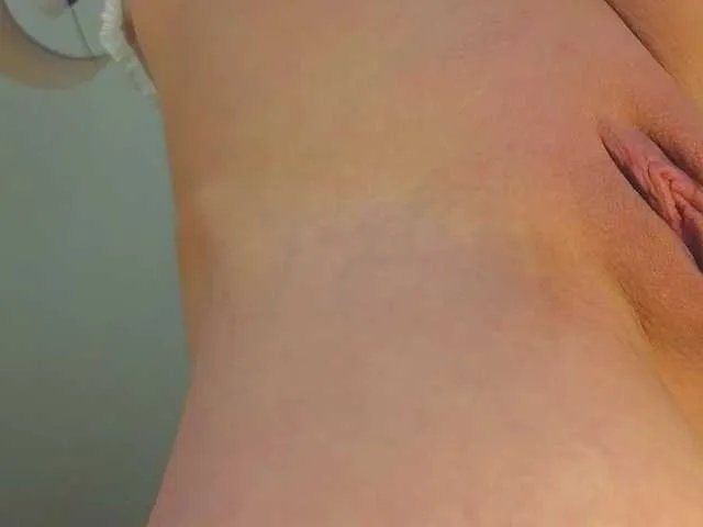 Offline lili-roze on BongaCams