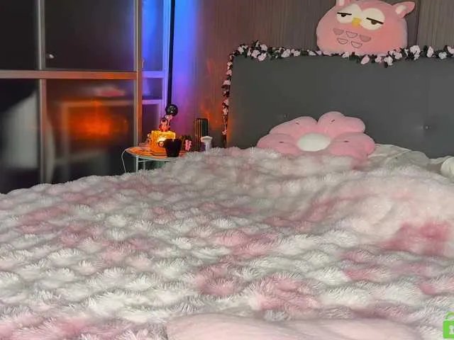 Freechat Lizzymeoww on BongaCams