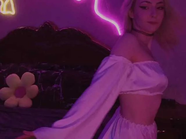 Offline LollyGirlMoon on BongaCams