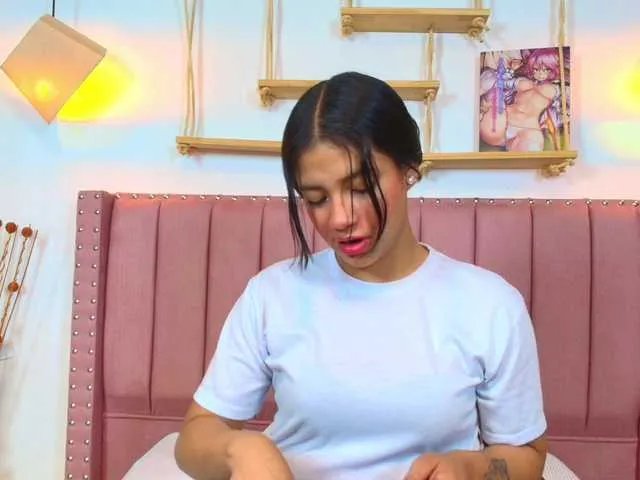 Offline lucia-sweeet on BongaCams