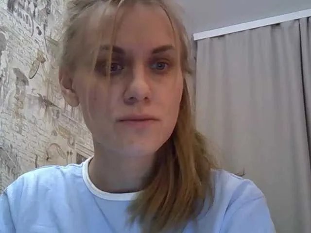 Offline Marina-1625 on BongaCams