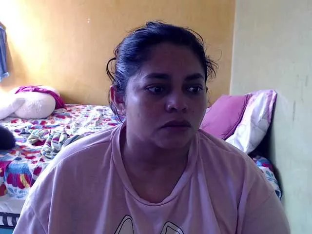 Offline mia-naughty on BongaCams