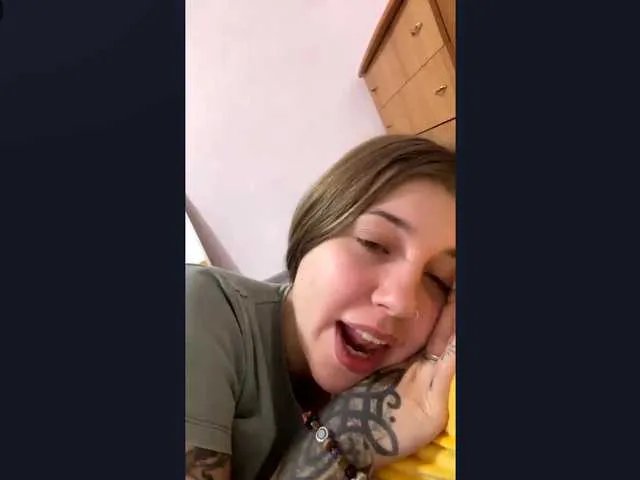 Offline Naughty-Mailey on BongaCams