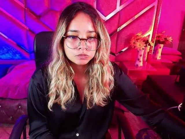Offline OliviaFox on BongaCams
