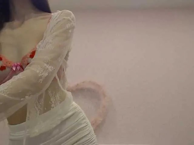 Offline Oriella on BongaCams