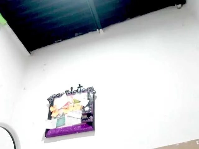 Offline PetiteIvoryqueens on BongaCams