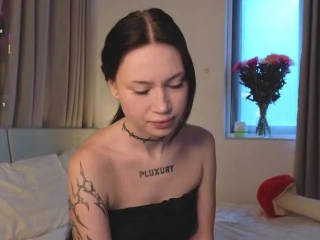 Offline PLUXURY- on BongaCams