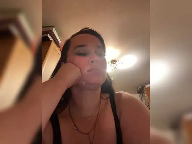 Freechat SaliiOnli on BongaCams