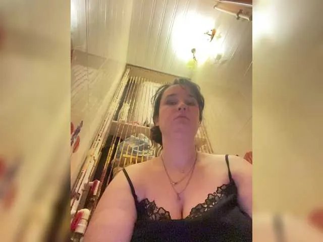 Freechat SaliiOnli on BongaCams