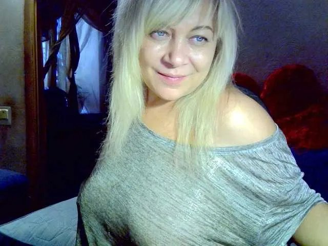 Offline Savan35na on BongaCams