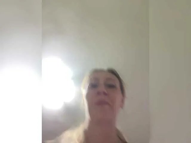 Offline Saveta on BongaCams