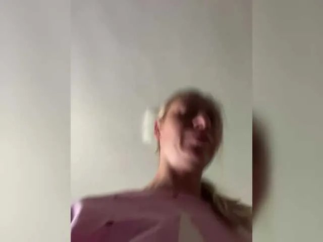 Offline Saveta on BongaCams