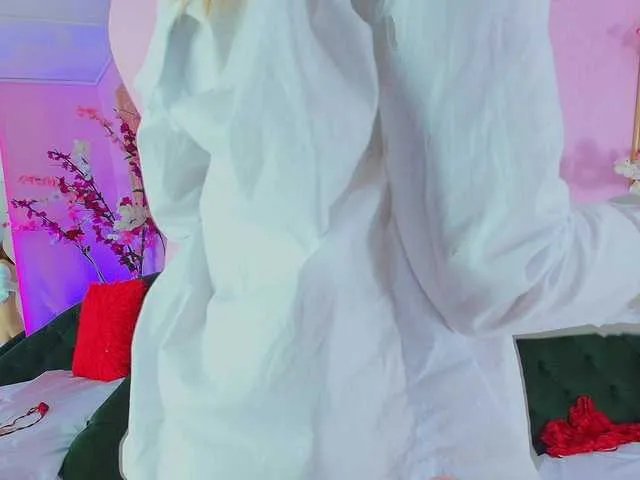 Offline SCARLETTE04 on BongaCams