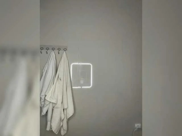 Offline Tati16 on BongaCams