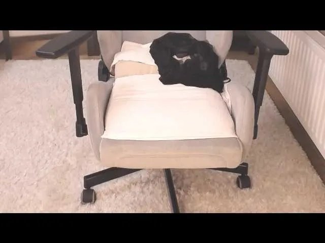 Offline Victoria2025 on BongaCams