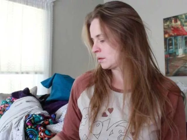 Offline XxpixeyxX on BongaCams