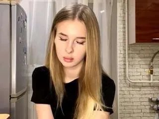 Offline antonettekolsrud on CamSoda