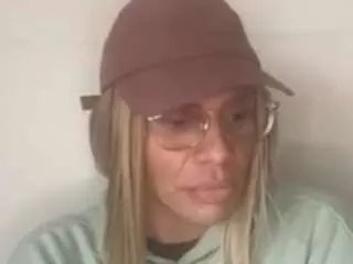 Offline babybooivori on CamSoda