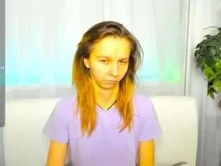 Offline beellami on CamSoda