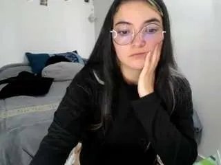 Offline cameliasaenz on CamSoda