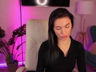 Freechat cherrykisss on CamSoda