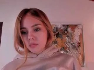 Offline conniehot on CamSoda