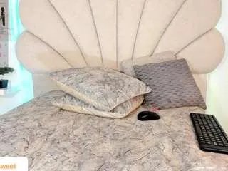 Offline daniela-tovar on CamSoda