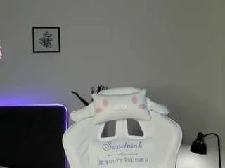 elliediaz on CamSoda 